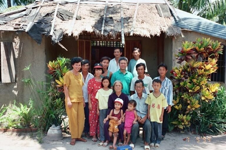 28. Lần Đầu Về Thăm Gia Đình